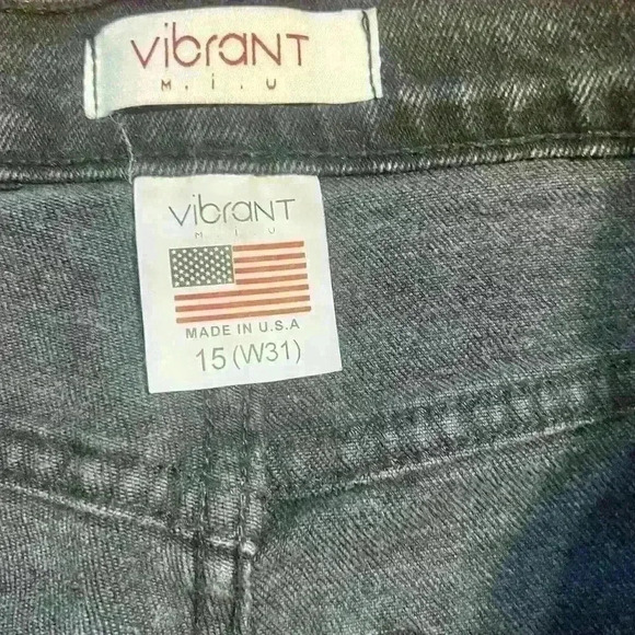 NWT Vibrant M.I.U. Gray Distressed Boyfriend Mom Jeans Size 15 / 31 Distressed - Picture 5 of 8